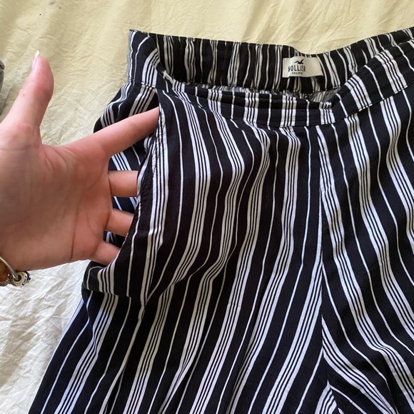 Women’s Wide Leg Capris - Picture 3 of 4